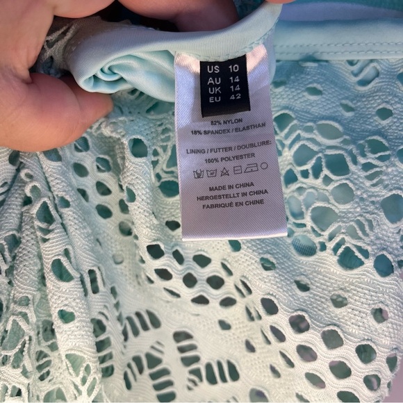 Women’s One Piece Crochet Sheer Swimsuit Button Detail Adjustable Straps Size 10 - Picture 6 of 7